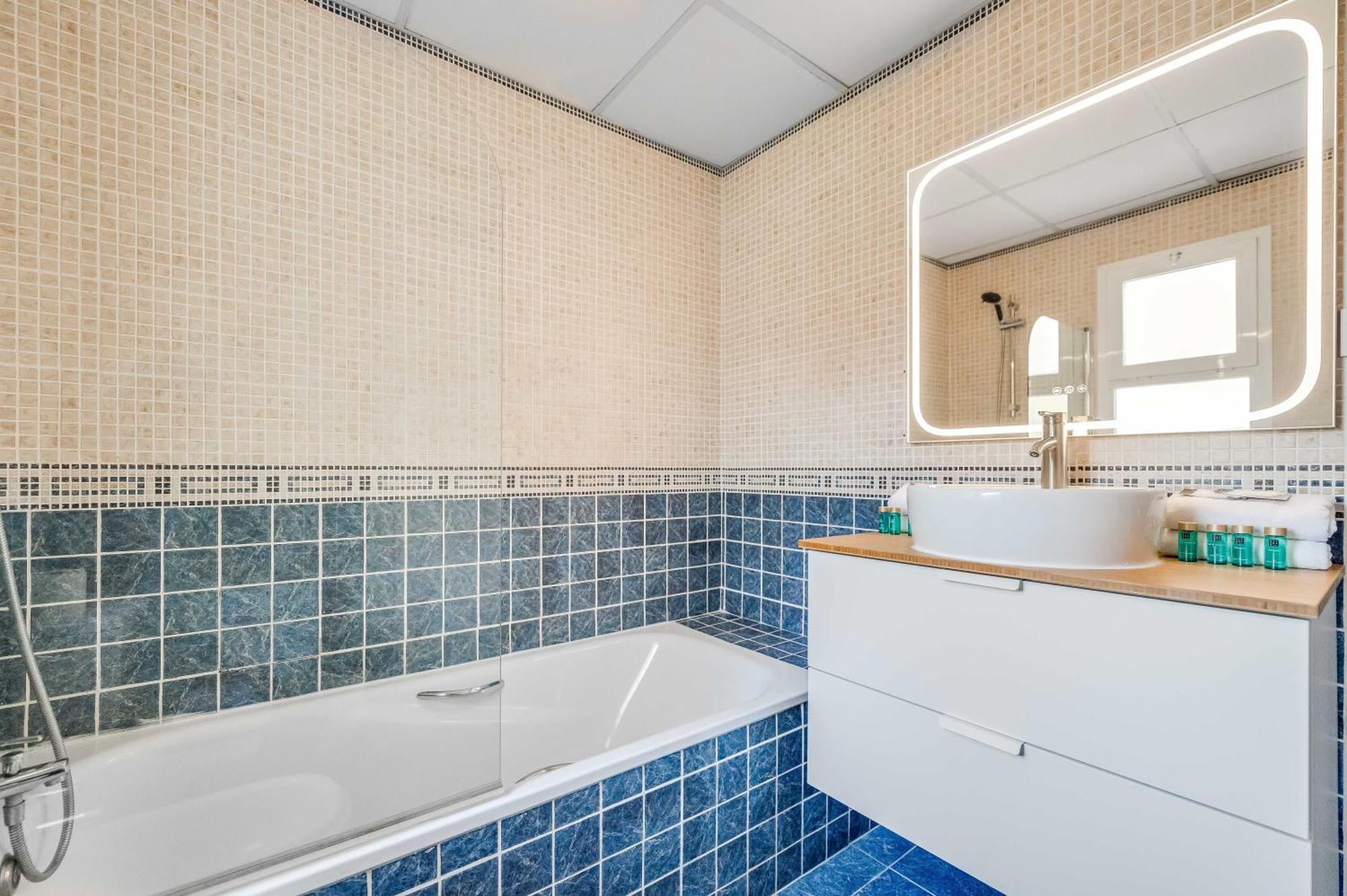 Vacation Marbella I Sunny Camelia Villa Heated Pool, Recently Renovated, Best Residential Neighborhood In Benalmadena, Short Walk To The Beach, Cinema Room Exterior foto